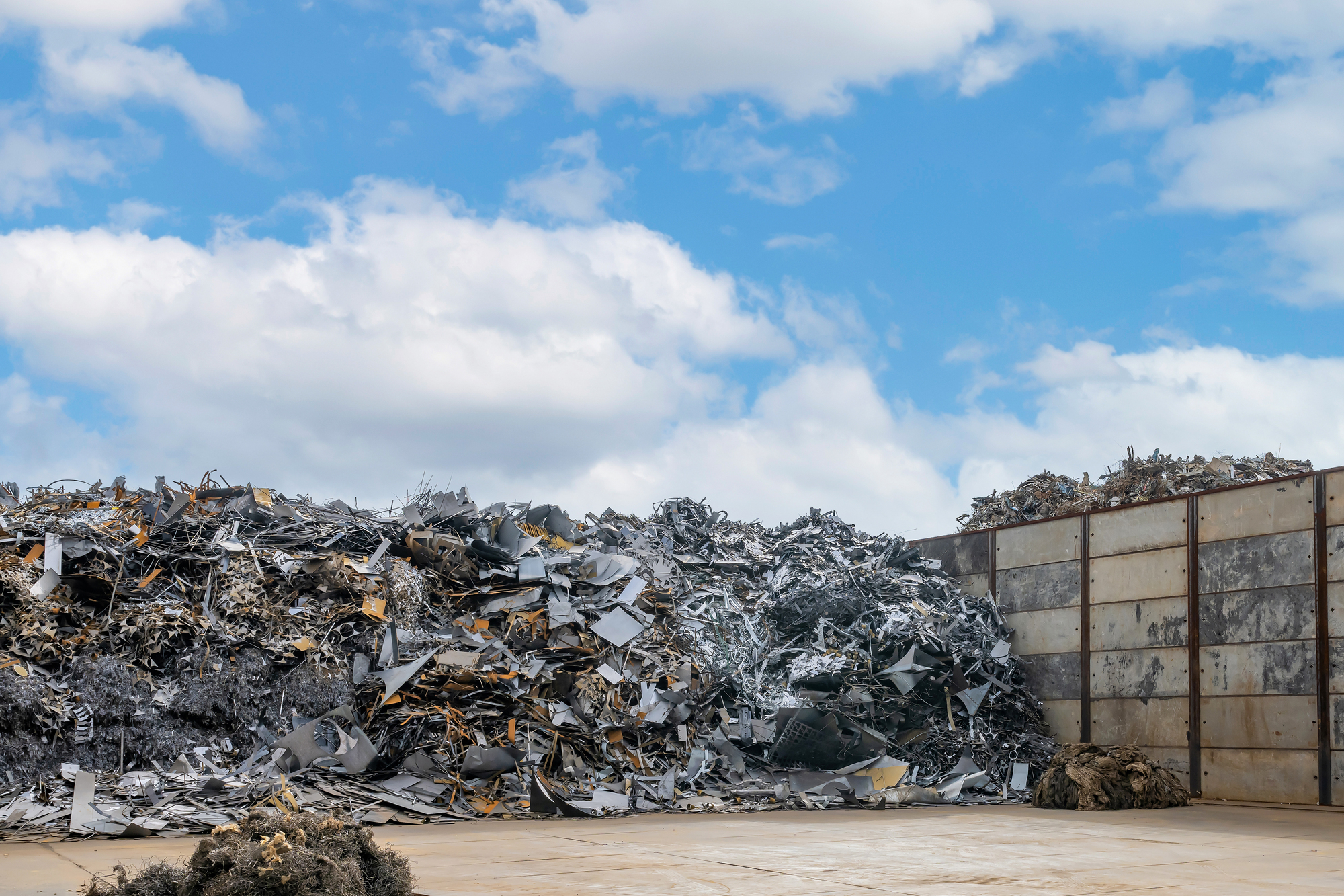 工場で出る産業廃棄物の種類と処理方法｜コスト削減のポイント