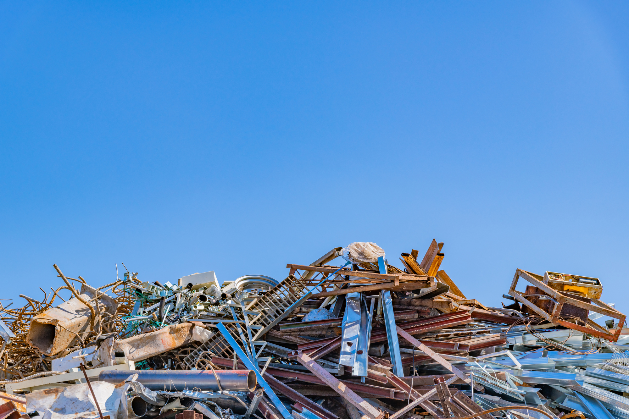 産廃における中間処理とは何をする工程？破砕・選別・圧縮など代表的な処理方法を解説